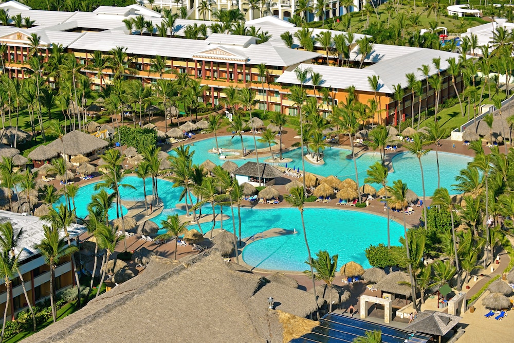 Iberostar Waves Punta Cana - All Inclusive — Swimming pool in Bavaro, La Altagracia