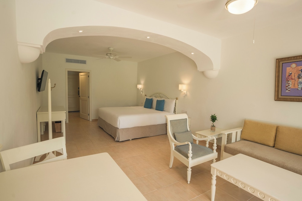 Iberostar Waves Punta Cana - All Inclusive — Hotel rooms in Bavaro, La Altagracia
