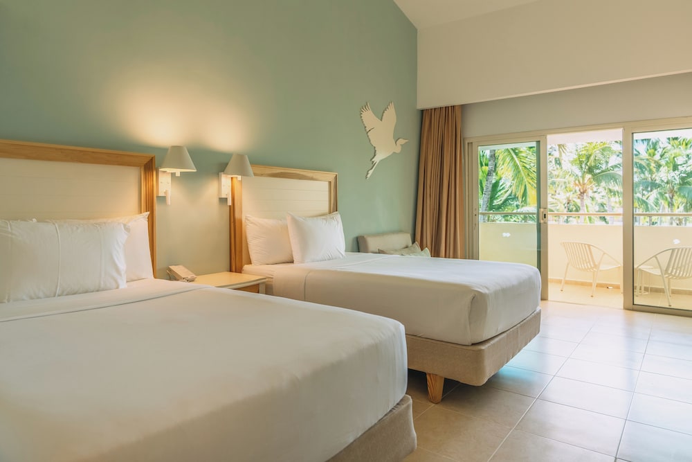 Iberostar Waves Punta Cana - All Inclusive — Hotel rooms in Bavaro, La Altagracia