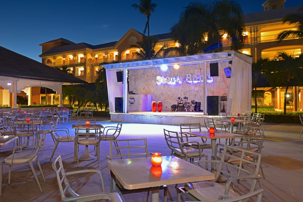 Iberostar Waves Punta Cana - All Inclusive — Restaurant & bars in Bavaro, La Altagracia