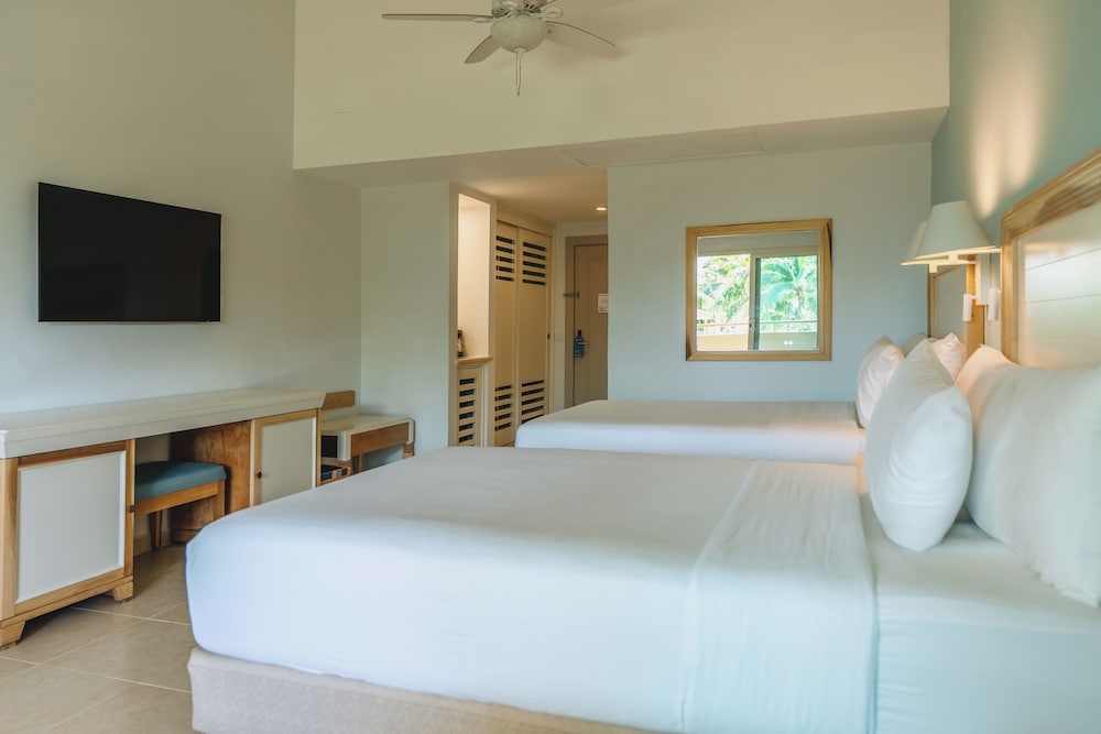 Iberostar Waves Punta Cana - All Inclusive — Hotel rooms in Bavaro, La Altagracia