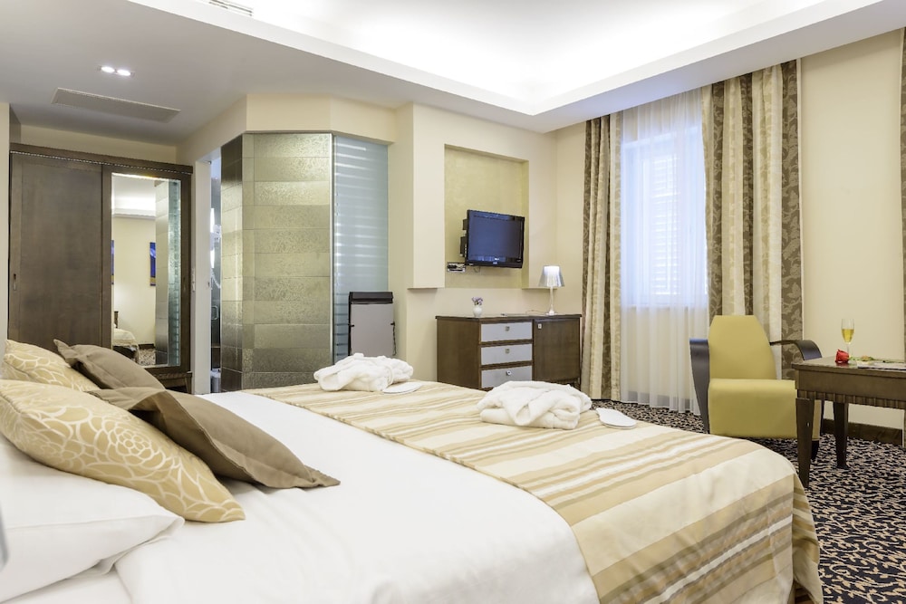 Hotel Lapad — Hotel rooms in Dubrovnik, Dubrovnik-Neretva