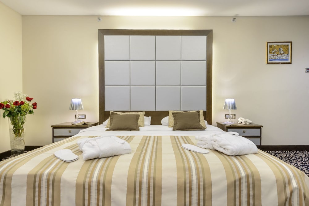 Hotel Lapad — Hotel rooms in Dubrovnik, Dubrovnik-Neretva