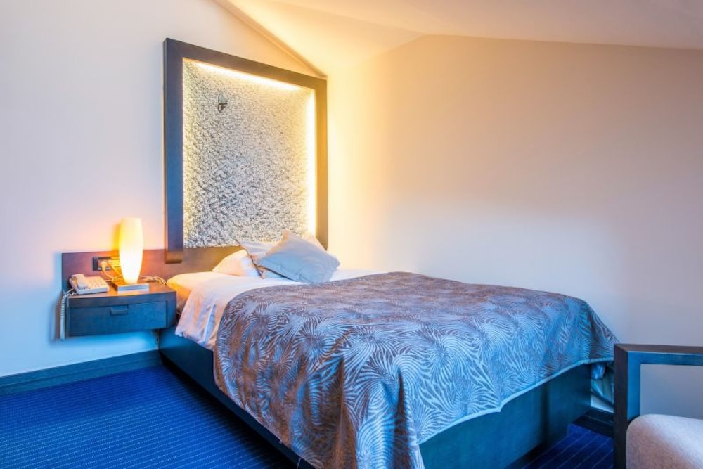 Hotel Lapad — Hotel rooms in Dubrovnik, Dubrovnik-Neretva