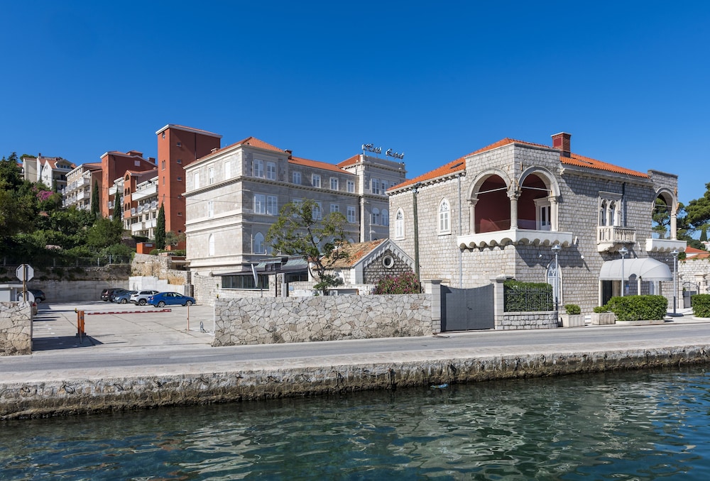 Hotel Lapad — Hotel building in Dubrovnik, Dubrovnik-Neretva