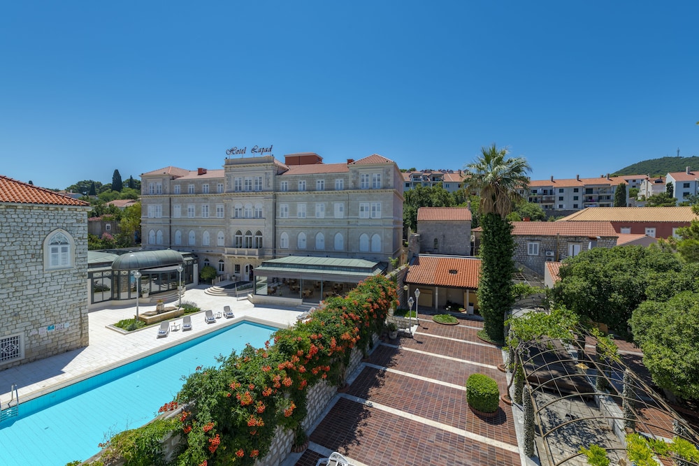 Hotel Lapad — Hotel building in Dubrovnik, Dubrovnik-Neretva