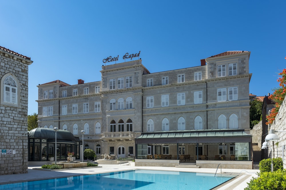 Hotel Lapad — Hotel building in Dubrovnik, Dubrovnik-Neretva