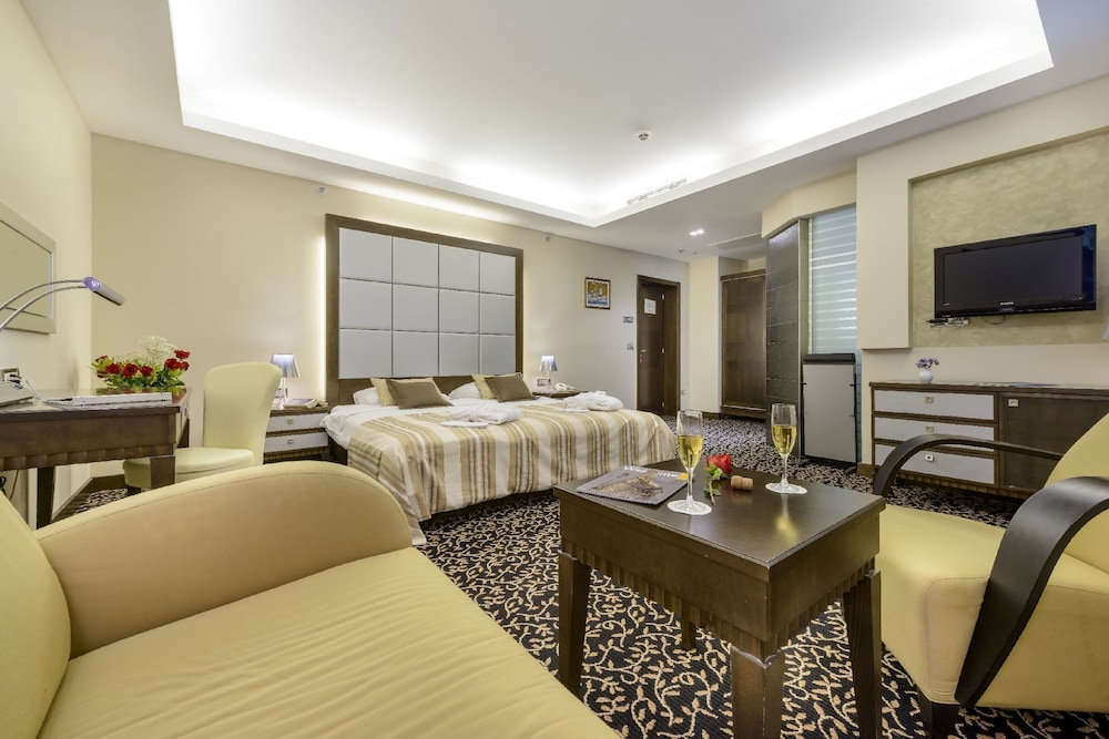 Hotel Lapad — Hotel rooms in Dubrovnik, Dubrovnik-Neretva