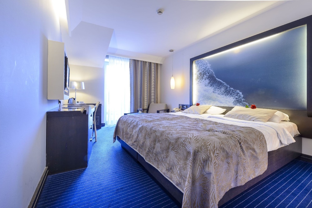 Hotel Lapad — Hotel rooms in Dubrovnik, Dubrovnik-Neretva