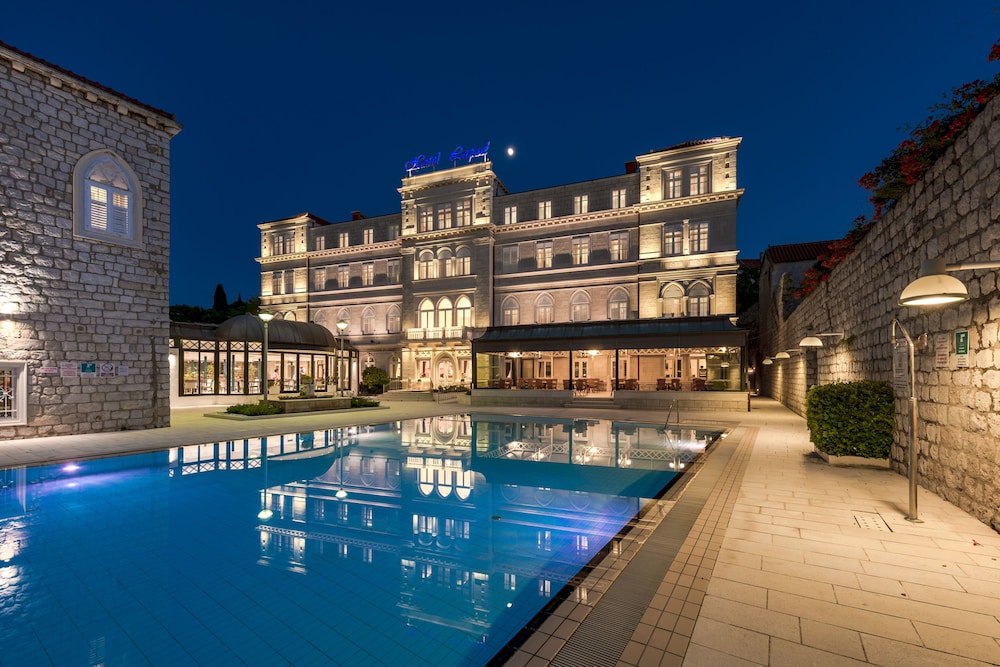Hotel Lapad — Hotel building in Dubrovnik, Dubrovnik-Neretva