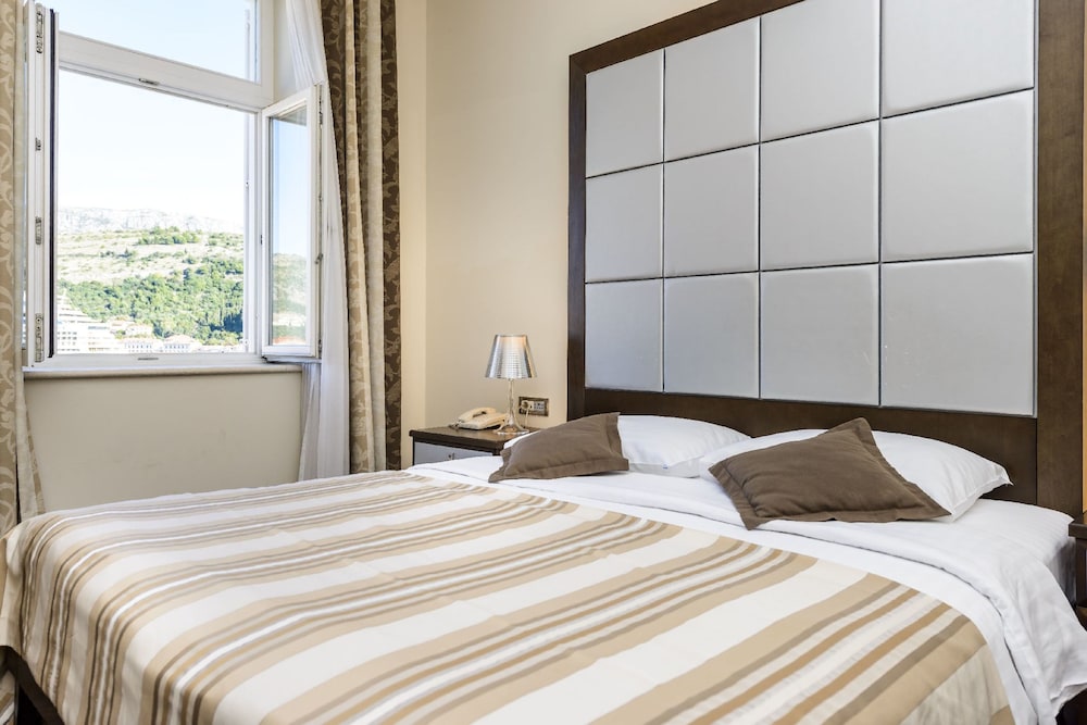 Hotel Lapad — Hotel rooms in Dubrovnik, Dubrovnik-Neretva