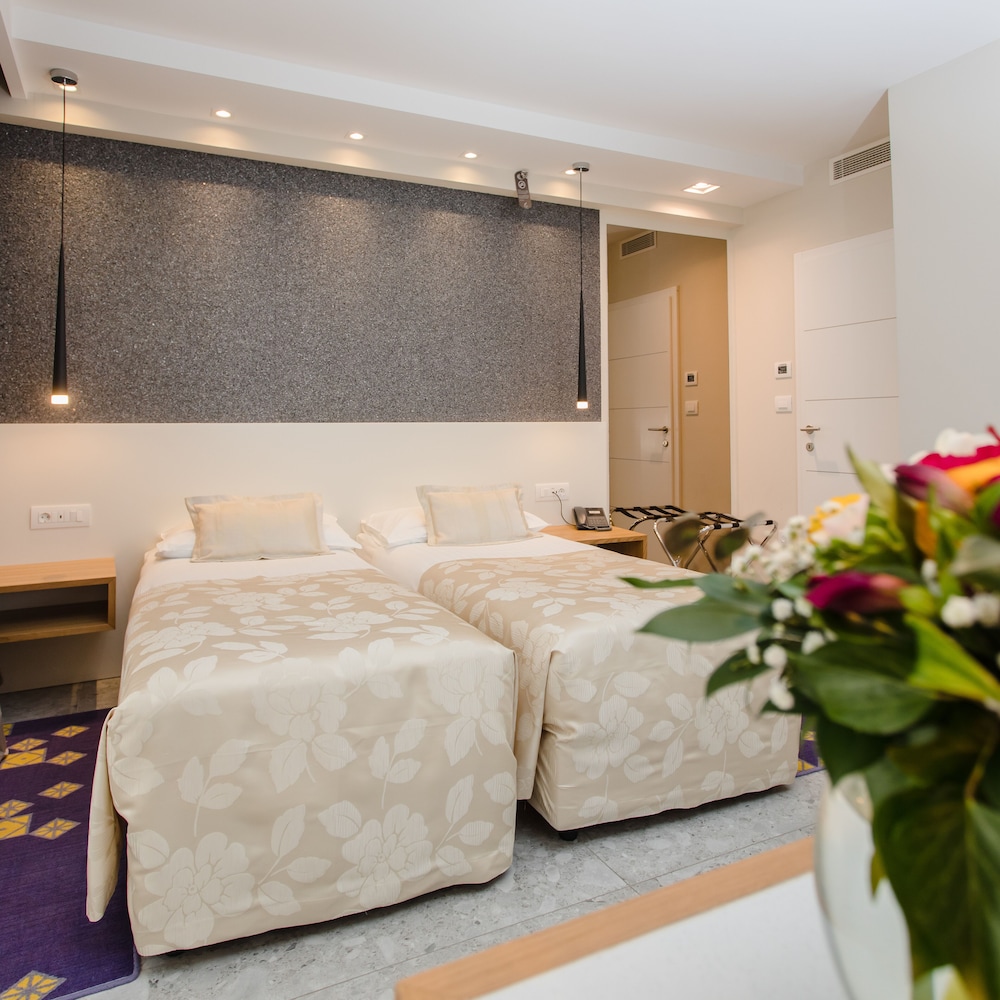Hotel Lero — Hotel rooms in Dubrovnik, Dubrovnik-Neretva