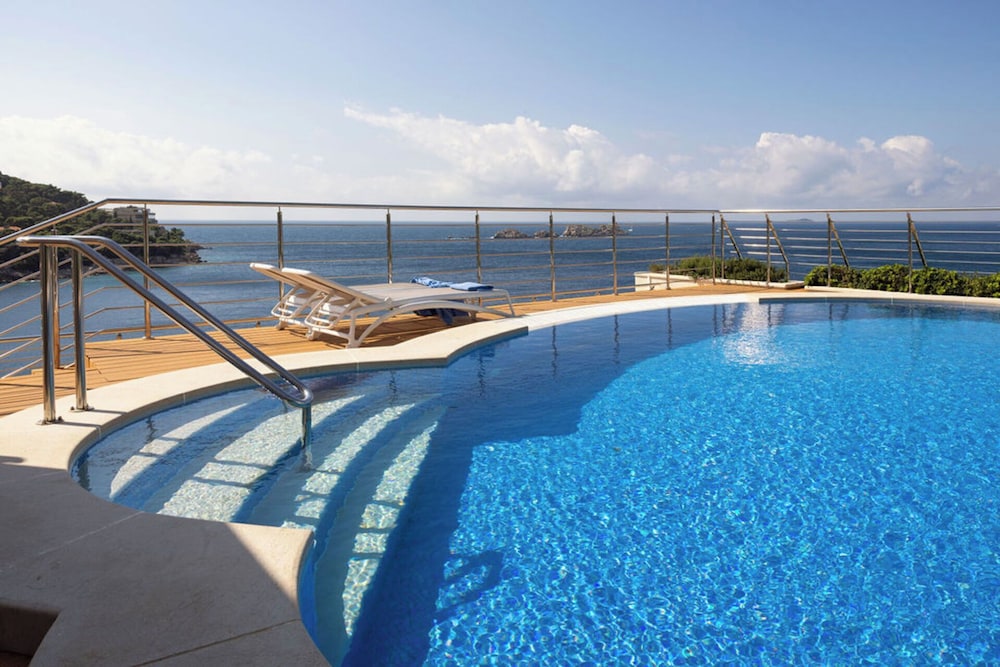 Hotel More — Swimming pool in Dubrovnik, Dubrovnik-Neretva