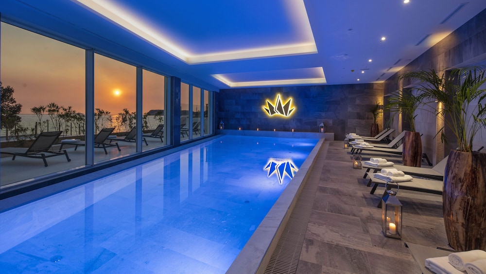 Hotel Royal Neptun — Swimming pool in Dubrovnik, Dubrovnik-Neretva