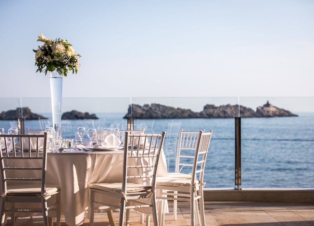 Hotel Royal Neptun — Hotel building in Dubrovnik, Dubrovnik-Neretva