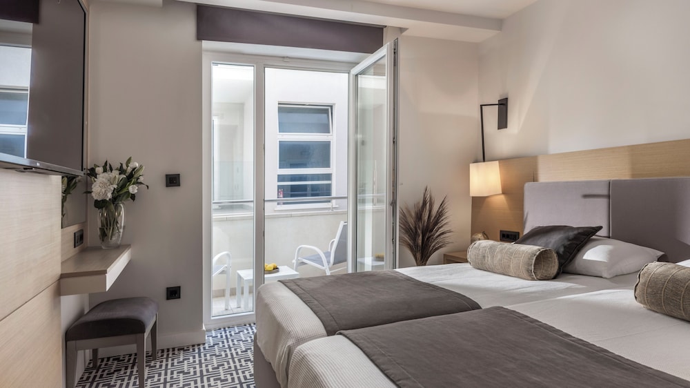 Hotel Royal Neptun — Hotel rooms in Dubrovnik, Dubrovnik-Neretva