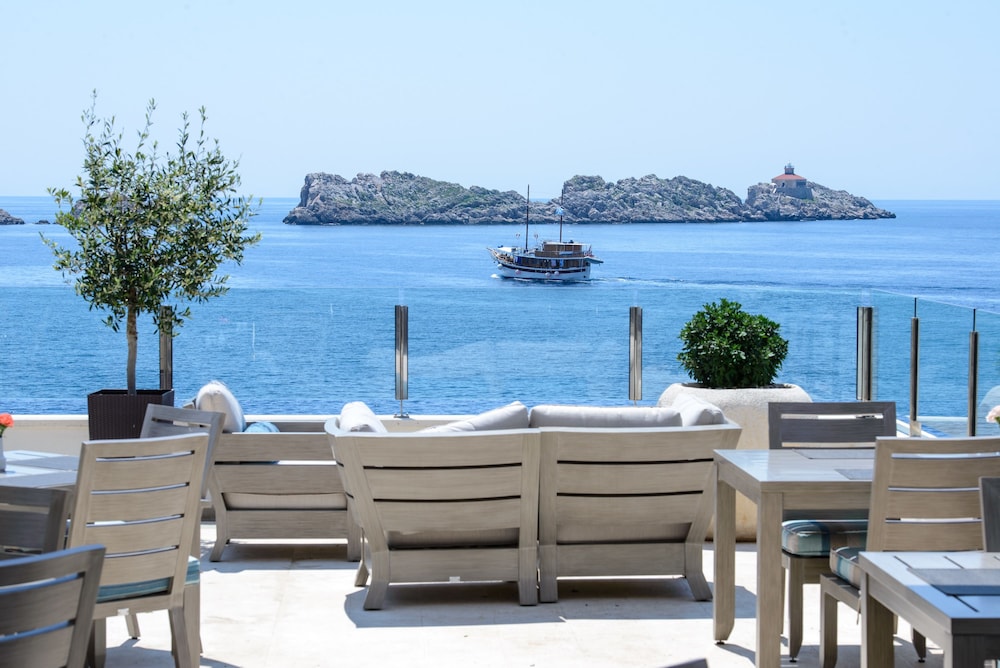 Hotel Royal Neptun — Beach in Dubrovnik, Dubrovnik-Neretva