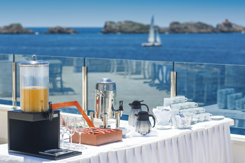 Hotel Royal Neptun — Restaurant & bars in Dubrovnik, Dubrovnik-Neretva