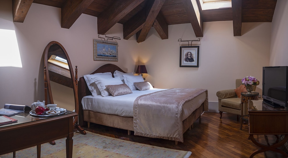 The Pucic Palace — Hotel rooms in Dubrovnik, Dubrovnik-Neretva