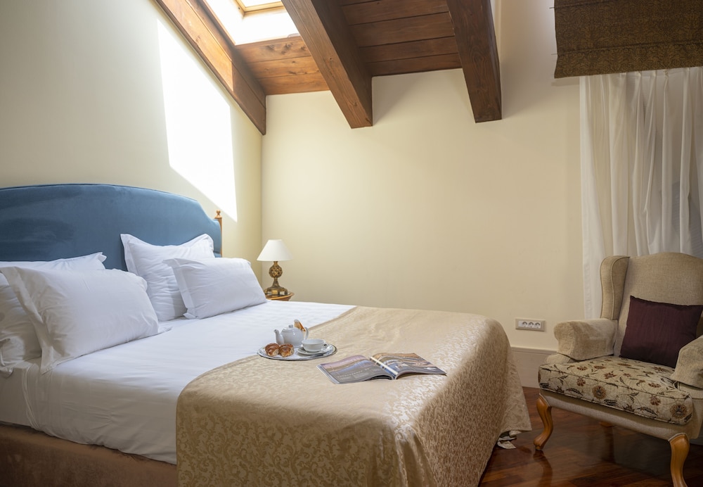 The Pucic Palace — Hotel rooms in Dubrovnik, Dubrovnik-Neretva