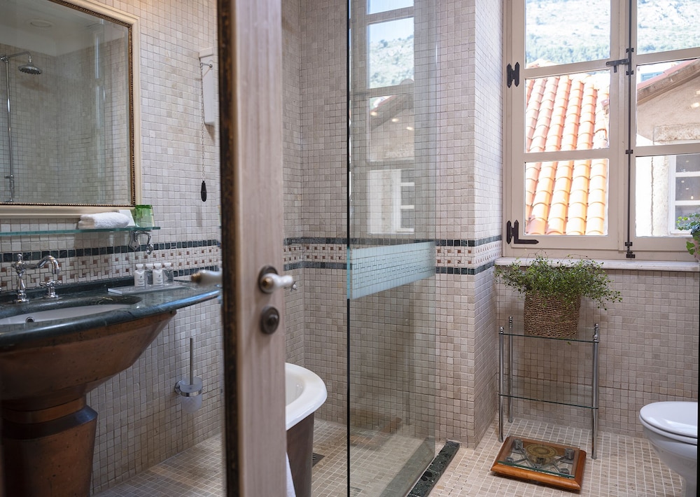 The Pucic Palace — Hotel rooms in Dubrovnik, Dubrovnik-Neretva