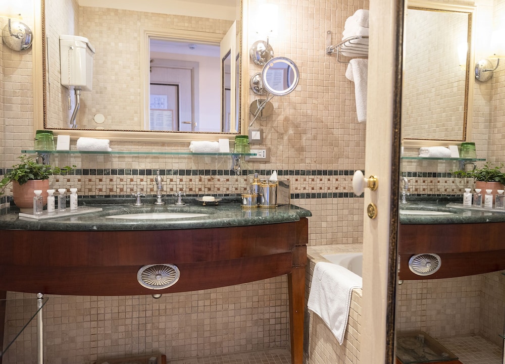 The Pucic Palace — Hotel rooms in Dubrovnik, Dubrovnik-Neretva