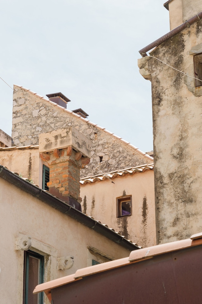 The Pucic Palace — Hotel building in Dubrovnik, Dubrovnik-Neretva
