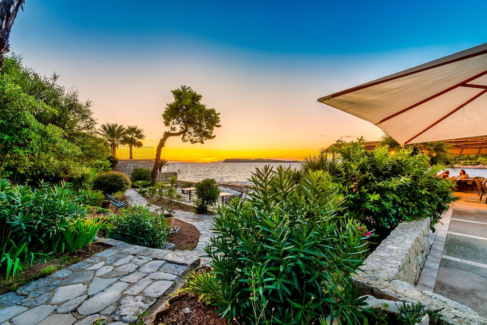 Hotel Splendid — Restaurant & bars in Dubrovnik, Dubrovnik-Neretva