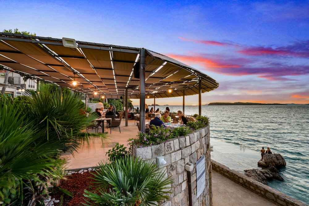 Hotel Splendid — Restaurant & bars in Dubrovnik, Dubrovnik-Neretva