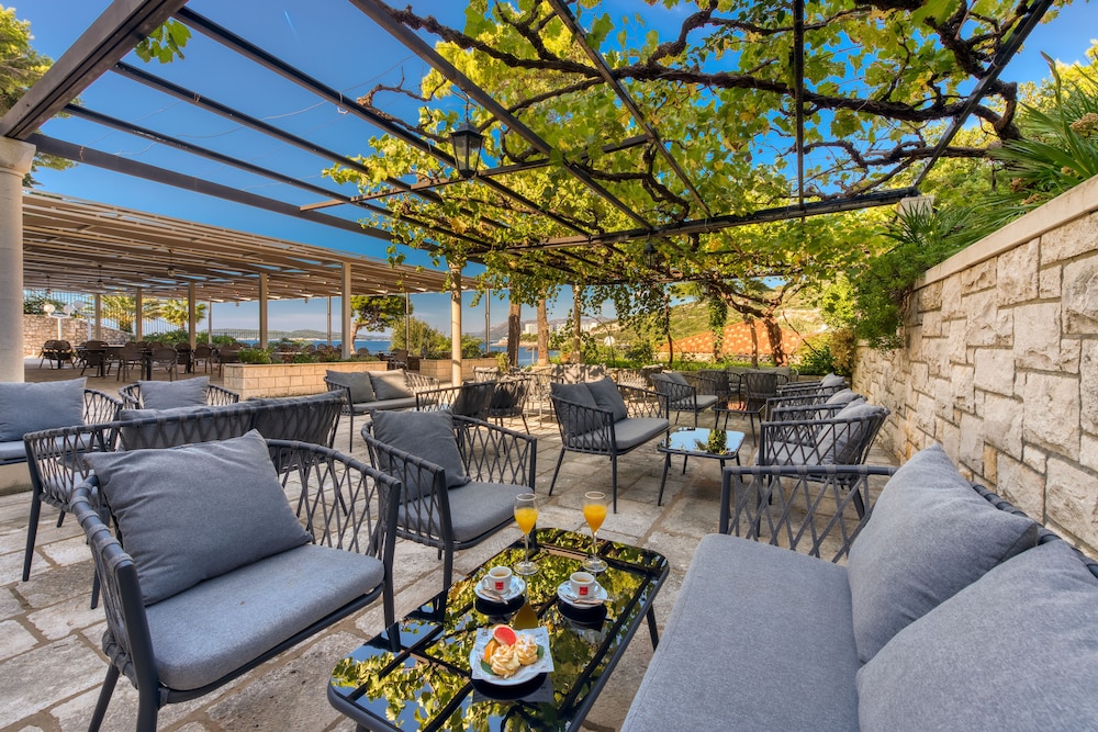 Hotel Splendid — Restaurant & bars in Dubrovnik, Dubrovnik-Neretva