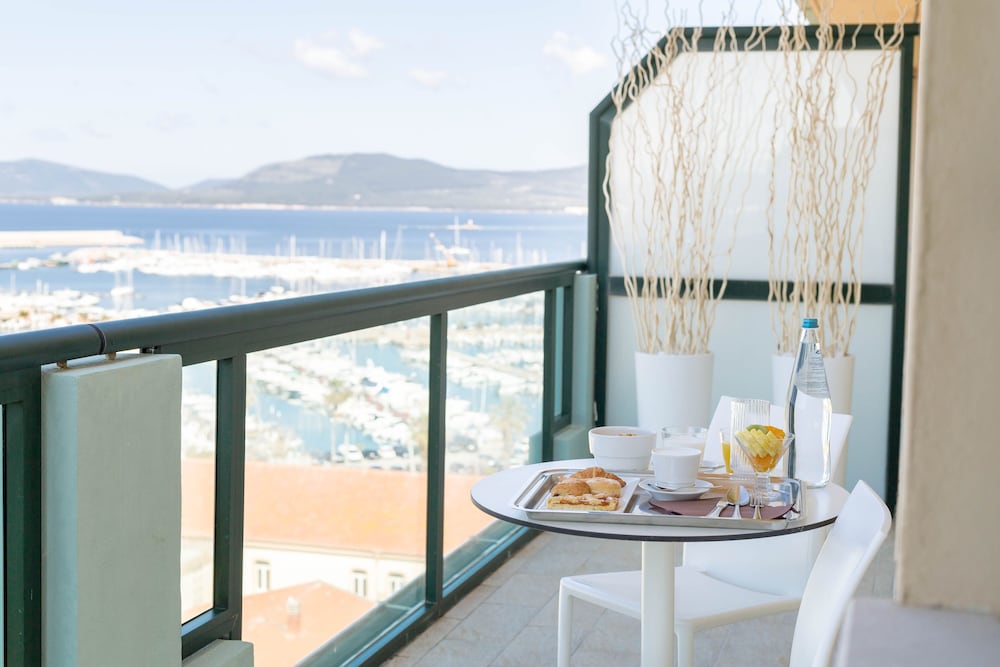 Hotel Catalunya — Hotel rooms in Alghero, Sardinia