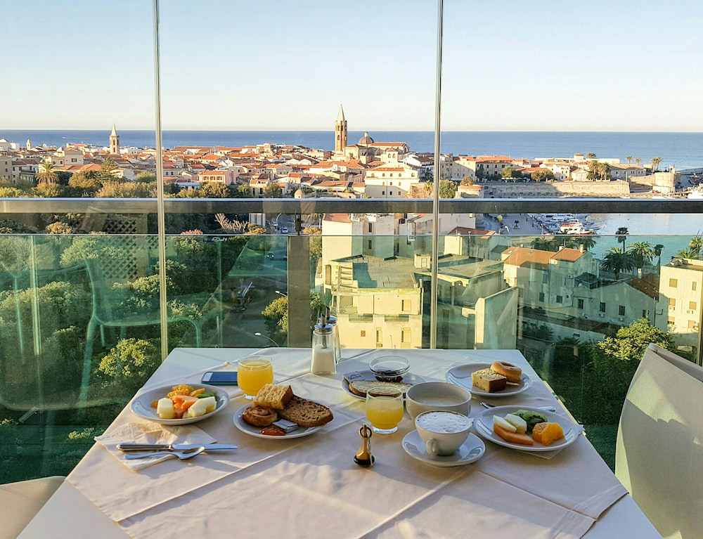 Hotel Catalunya — Restaurant & bars in Alghero, Sardinia