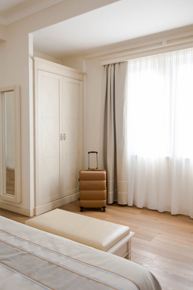 Hotel Catalunya — Hotel rooms in Alghero, Sardinia