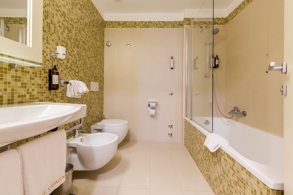 Hotel Catalunya — Hotel rooms in Alghero, Sardinia