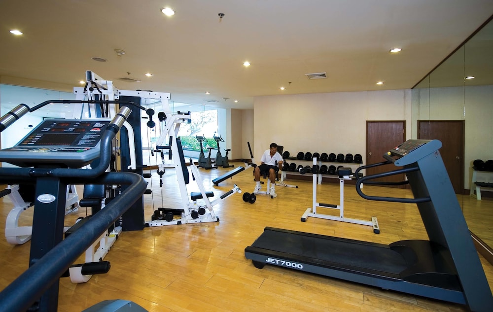Jomtien Palm Beach Hotel And Resort — Sports & recreation in Pattaya, Chonburi