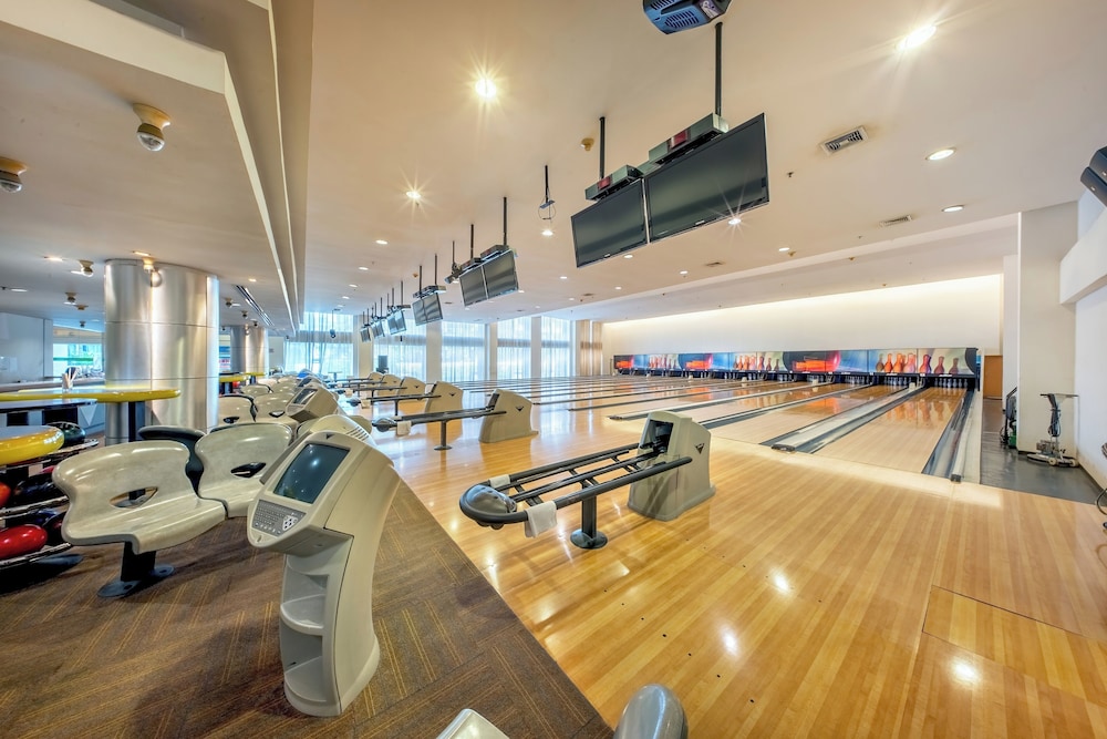 Jomtien Palm Beach Hotel And Resort — Sports & recreation in Pattaya, Chonburi