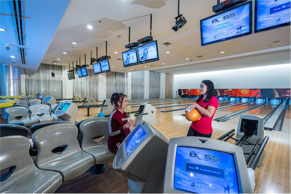 Jomtien Palm Beach Hotel And Resort — Sports & recreation in Pattaya, Chonburi