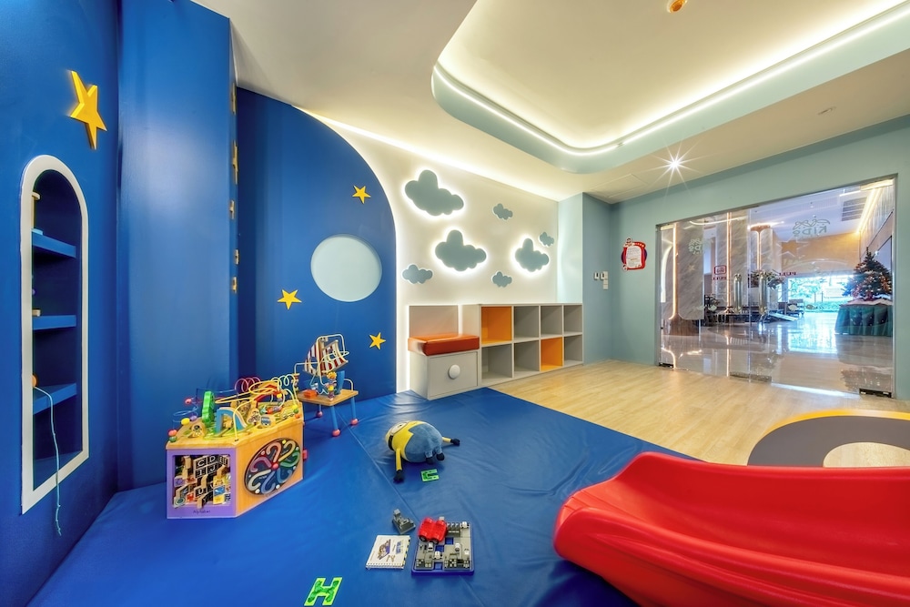 Jomtien Palm Beach Hotel And Resort — Attractions for children in Pattaya, Chonburi