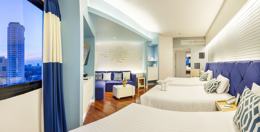 Jomtien Palm Beach Hotel And Resort — Hotel rooms in Pattaya, Chonburi