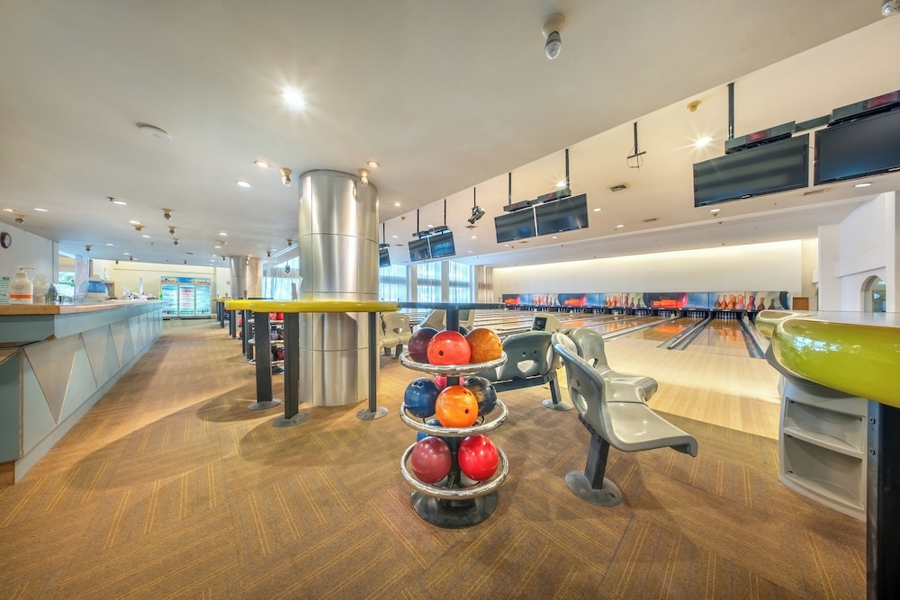 Jomtien Palm Beach Hotel And Resort — Sports & recreation in Pattaya, Chonburi