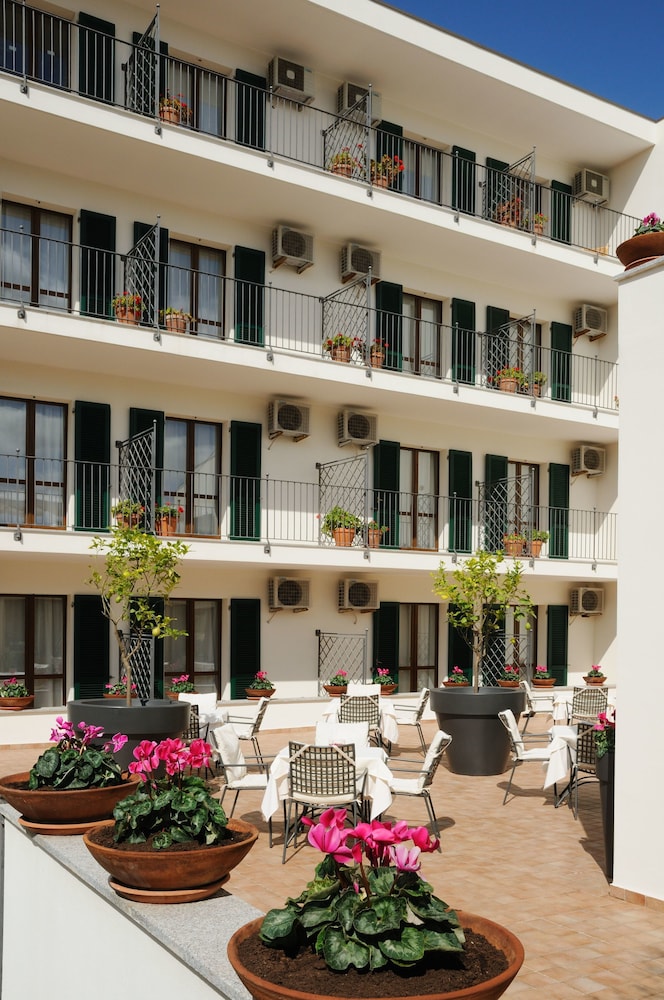 Hotel Angedras — Hotel building in Alghero, Sardinia