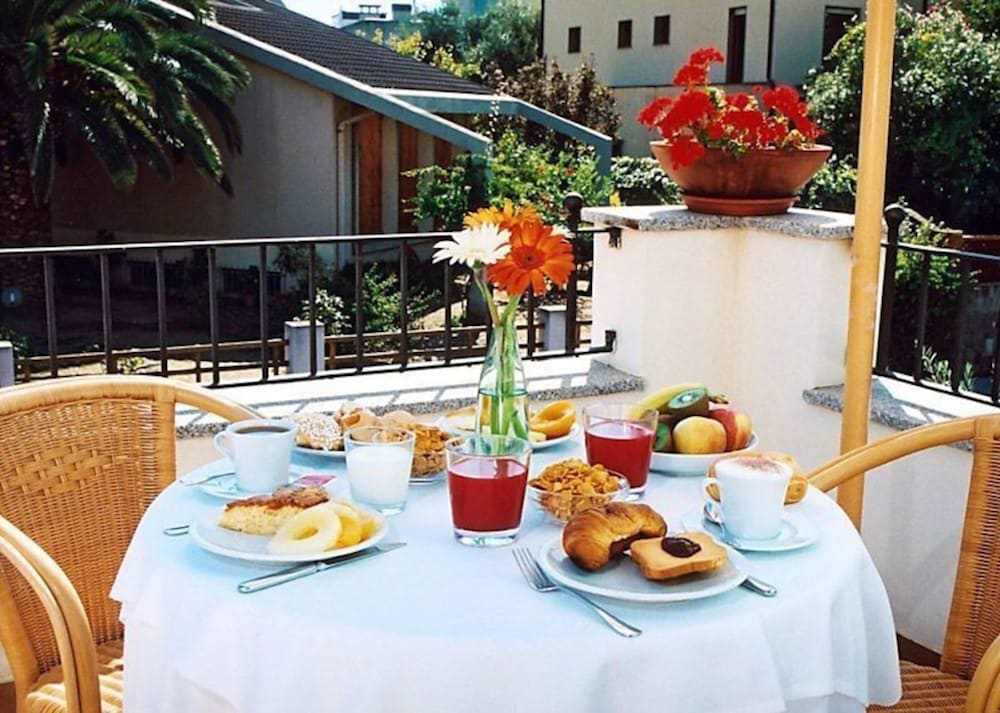 Hotel Angedras — Restaurant & bars in Alghero, Sardinia