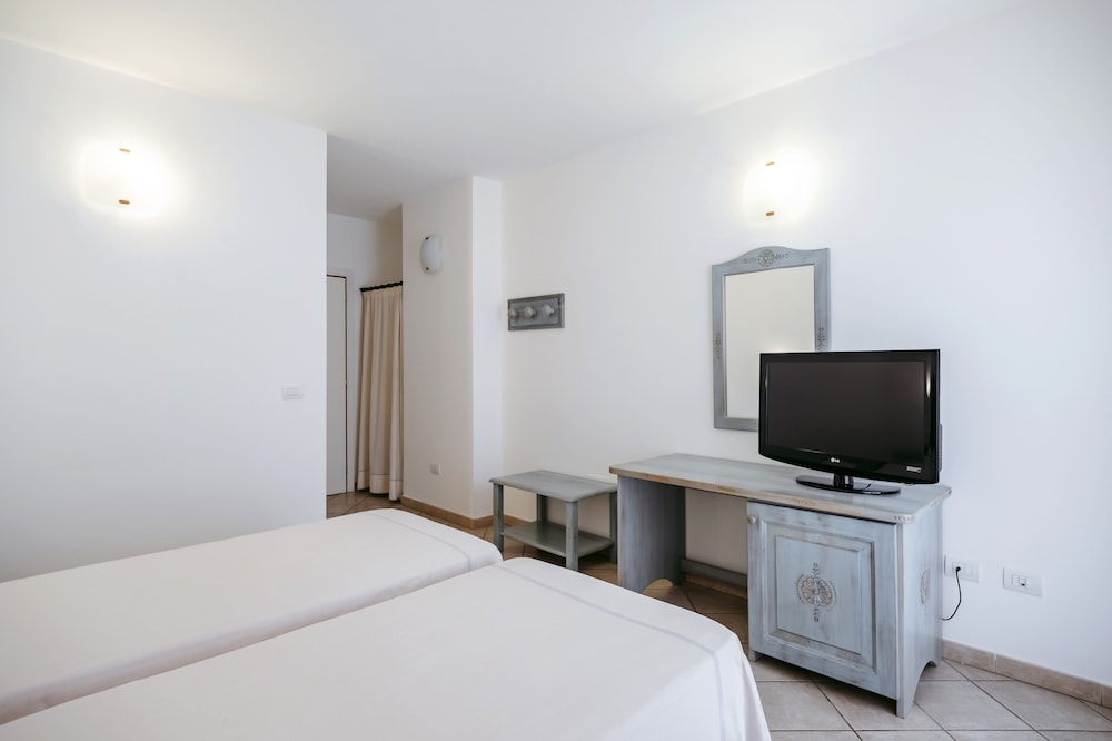 Hotel Angedras — Hotel rooms in Alghero, Sardinia
