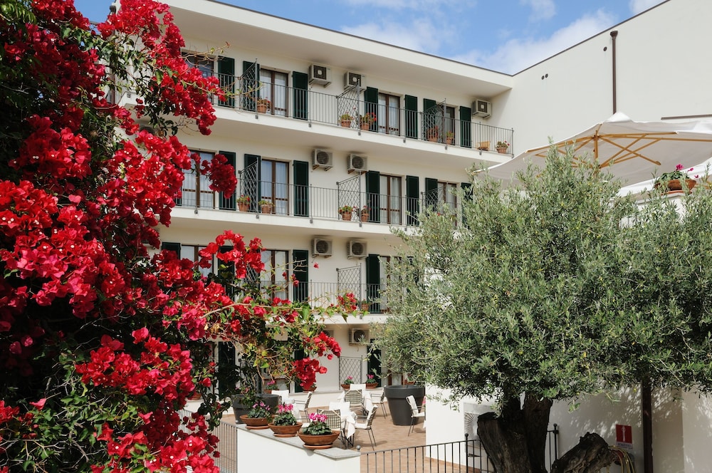 Hotel Angedras — Hotel building in Alghero, Sardinia