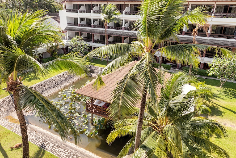 Sunprime Kamala Beach — Hotel building in Kamala, Phuket Province