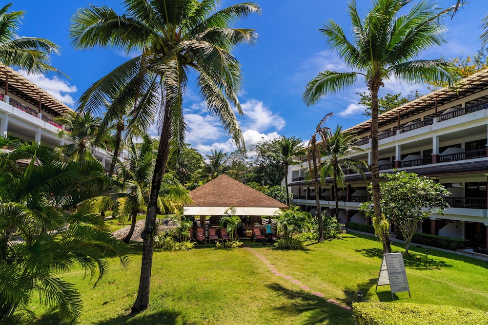 Sunprime Kamala Beach — Hotel building in Kamala, Phuket Province