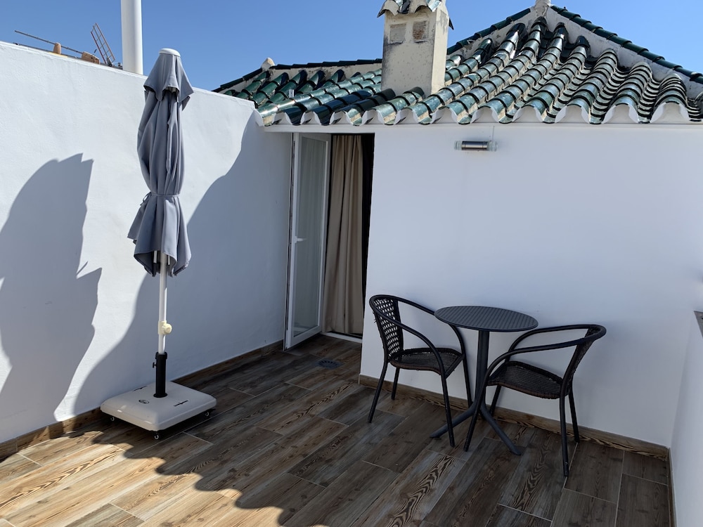 Hotel Plaza Cavana — Hotel building in Nerja, Andalusia