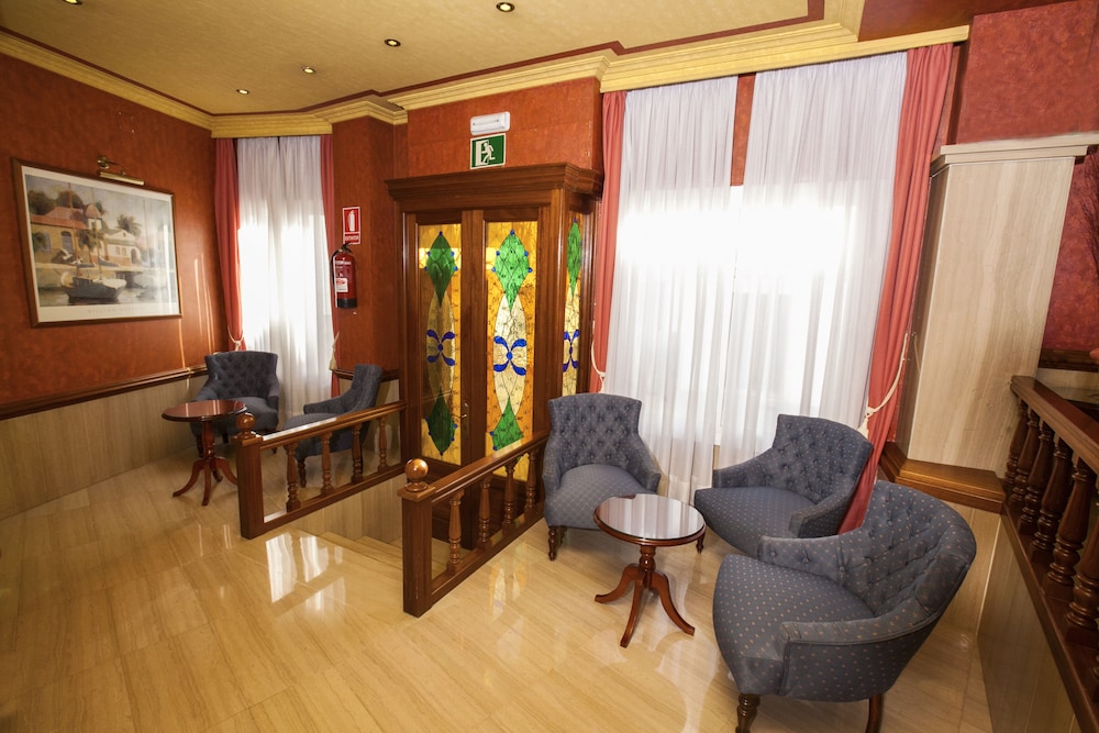Hotel Plaza Cavana — Hotel building in Nerja, Andalusia