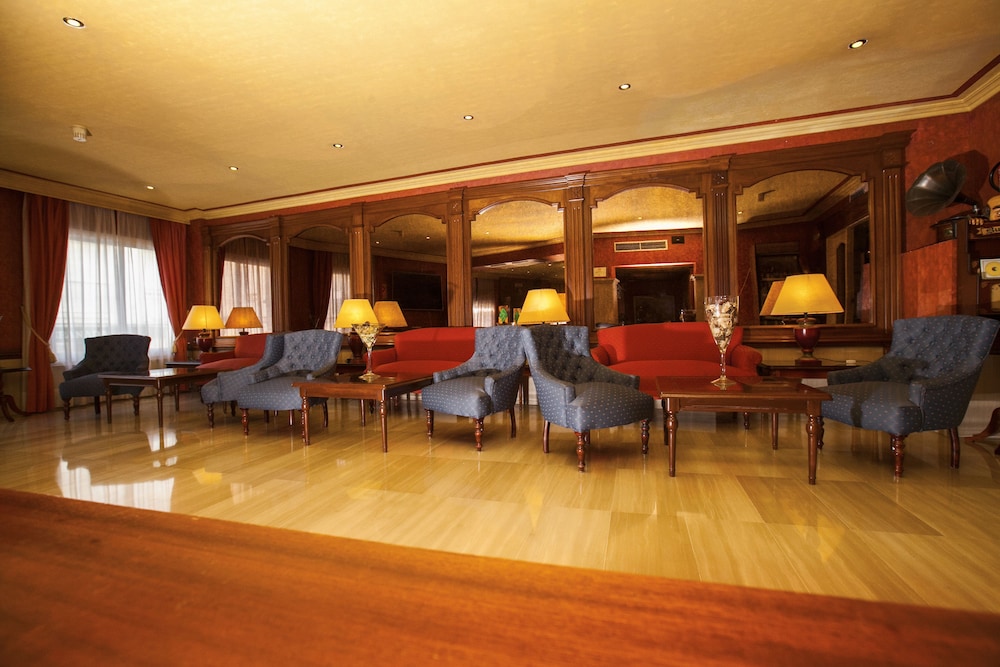 Hotel Plaza Cavana — Hotel building in Nerja, Andalusia