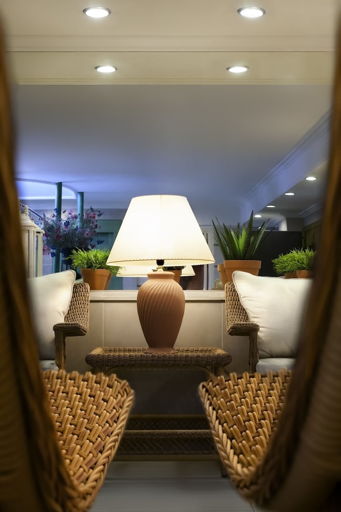 Hotel Plaza Cavana — Hotel rooms in Nerja, Andalusia